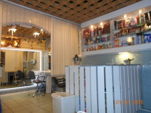 Зал для клиентов, рабочий зал парикмахеров